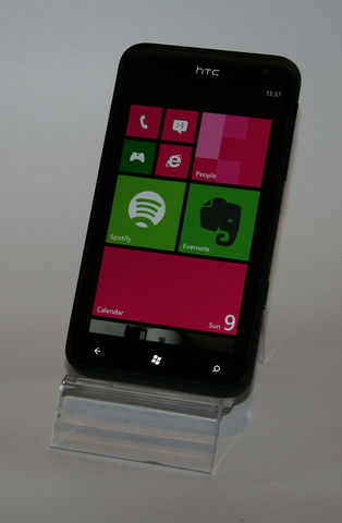 Microsoft Windows Phone 7 is released to manufacturing