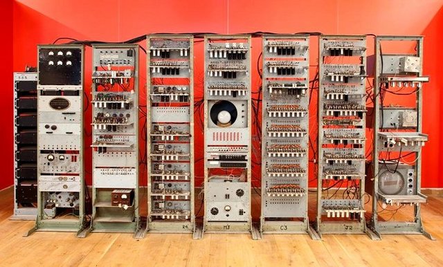 Frederic Williams & Tom KilburnManchester Baby Computer & The Williams Tube