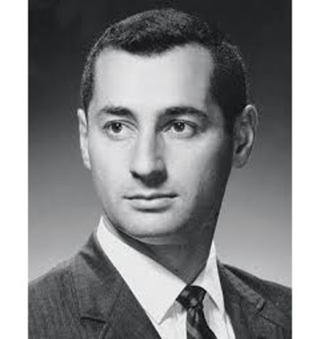 primera teoría sobre la utilización de la conmutación de paquetes para transferir datos