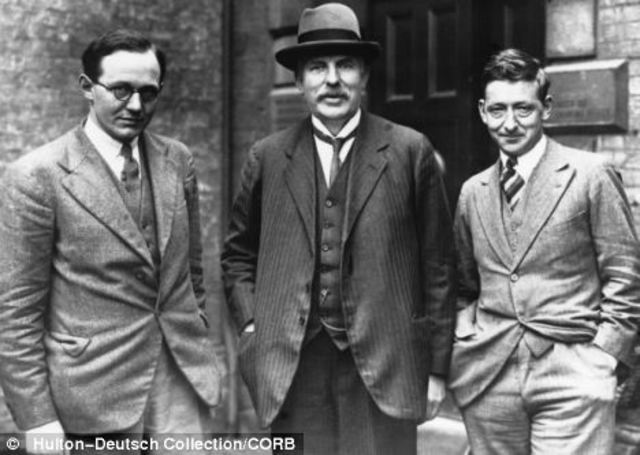 J. D. Cockroft and E. T. S. Walton first split the atom.&nbsp;