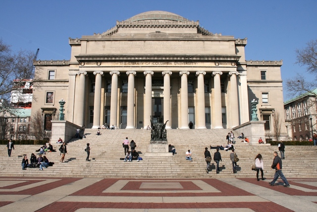 Recibe su titulo de Doctor Honoris Causa de la Universidad de Columbia