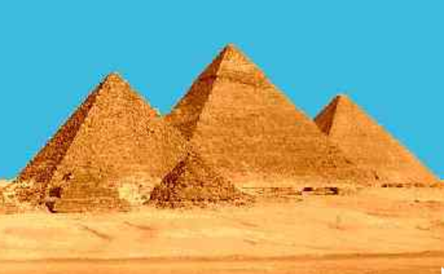 Pyramid of Giza built