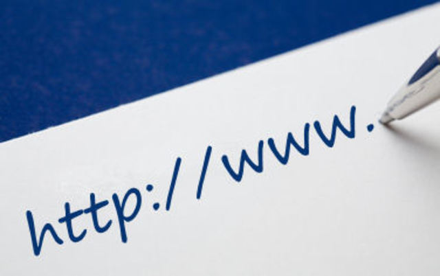 Se escribe el Prototipo inicial para la WWW