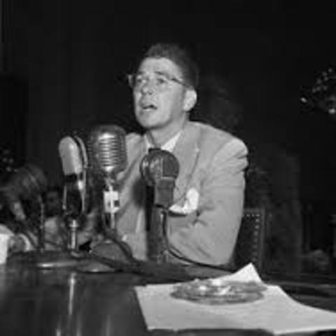 Reagan represents SAG against HUAC