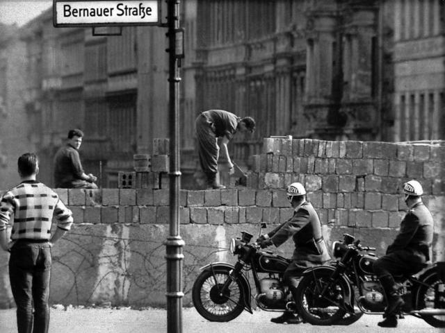 Die Mauer wird gebaut