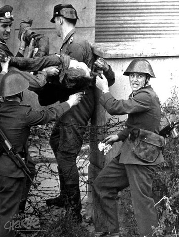 Peter Fechter verblutet an der Mauer