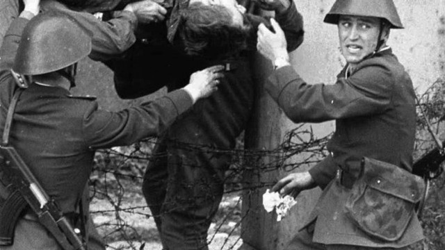 Peter Fechter verblutet an der Mauer