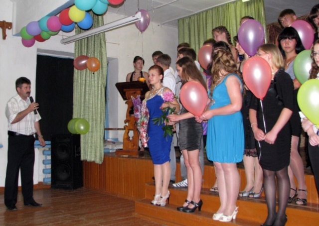 Я заканчиваю 9 класс .