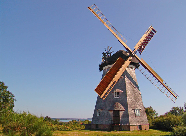 The Dutch make mulit-purpose windmills