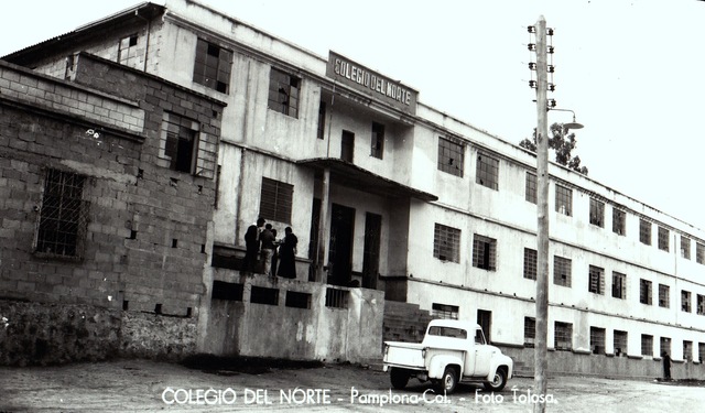 Regresa de Roma, funda el “Colegio del Norte”