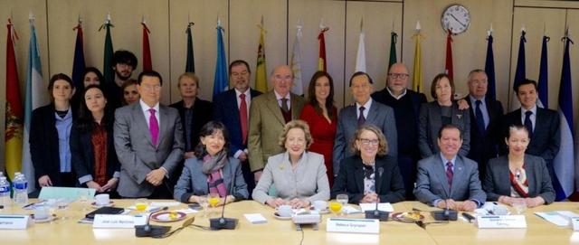 Rectores de Universidades Abiertas, reunidos en Madrid, con el fin de lograr un mayor impulso de la Educación Superior a Distancia en beneficio de los pueblos iberoamericanos