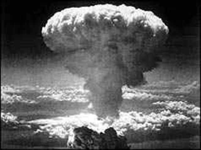 Bomb dropped in Nagasaki