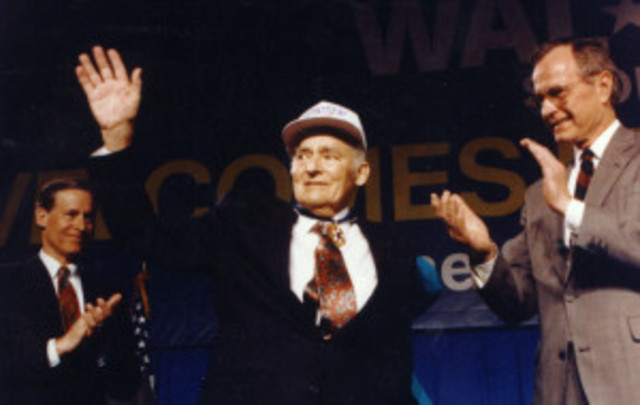 Sam Walton receives Medal of Freedom