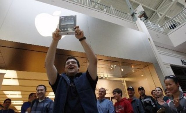 Apple reports they have sold 3 million iPads in the 80 days after launch.