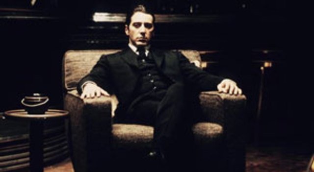 Dino's verkleidung  ist der Pate. (Mafiaboss)