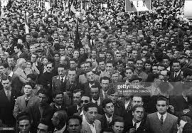 Mussolini declares war on France and Great Britain