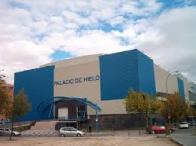 Construcción del Dreams, Palacio de hielo