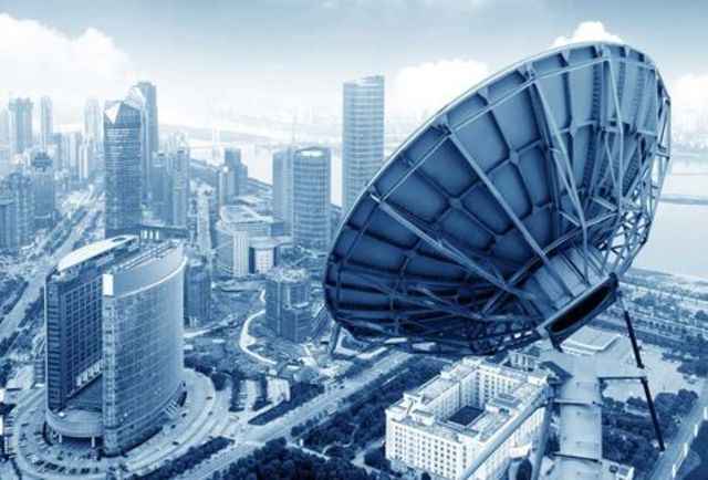 Primera compañía de televisión satélital