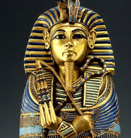 Tutankhamun became pharaoh