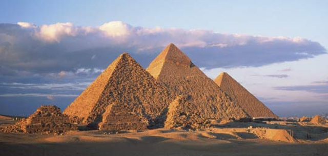pyramids of giza built