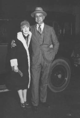 Capone getting married