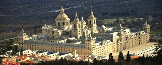 El Escorial se empieza a construir