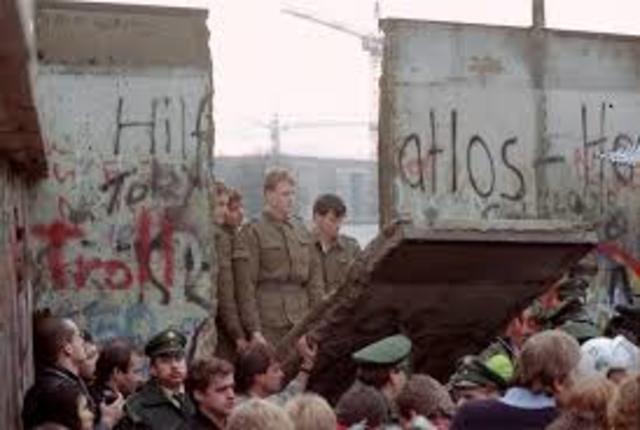 The Fall of The Berlin Wall