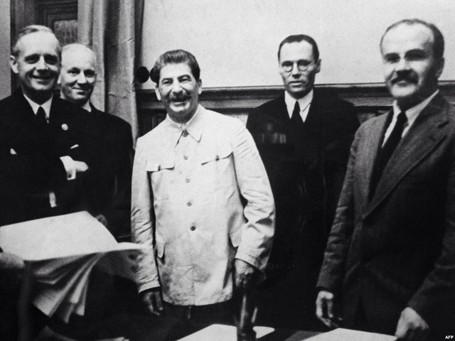 Ribbentrop/Molotov Pact