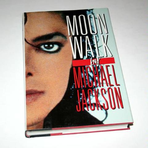 publica el libro moonwalker