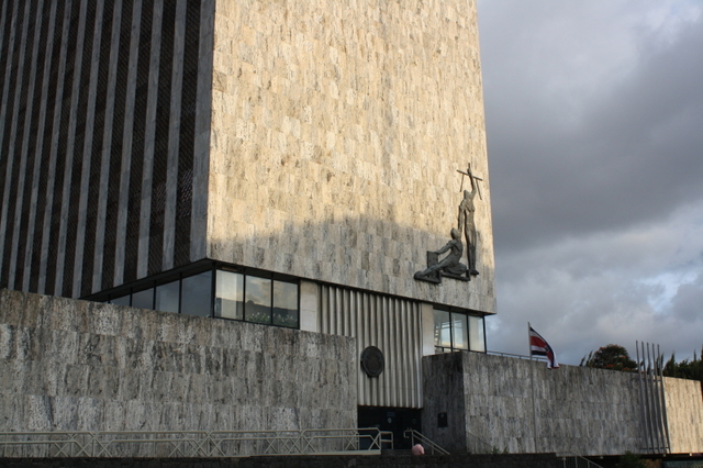 Sala IV declara inconstitucional decreto FIV