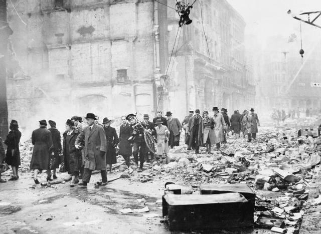 Germany Bombed London (The Beggining Of The Battle Of Britain