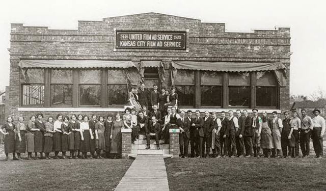 Walt Disney ilustrador en Kansas City Film Ad Company