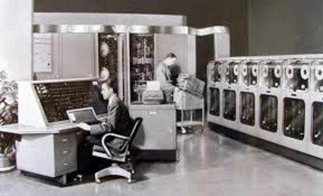 PRIMERA GENERACIÓN DEL COMPUTADOR