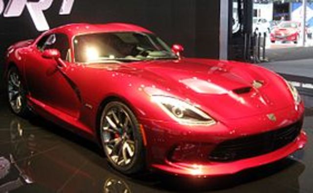 SRT Viper and SRT Viper GTS debut.