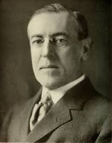 President Woodrow Wilson announces the U.S. will remain neutral