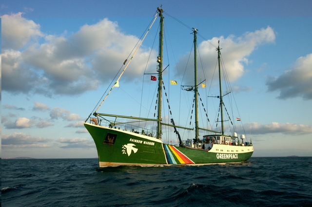 The french bomb the Rainbow Warrior boat