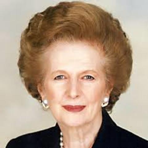 Margret Thatcher resigns as prime minister.