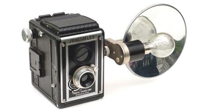 modern flash bulb was invented