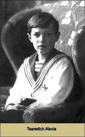 Czarina Alexandra gives birth to a son