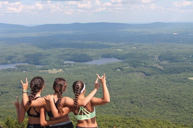 Meus amigos e eu subimos a nossa primeira montanha sem adultos