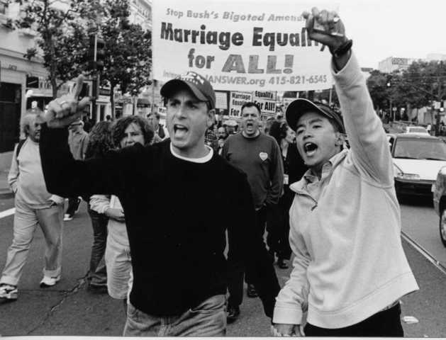 Vermont legalizes gay marriage
