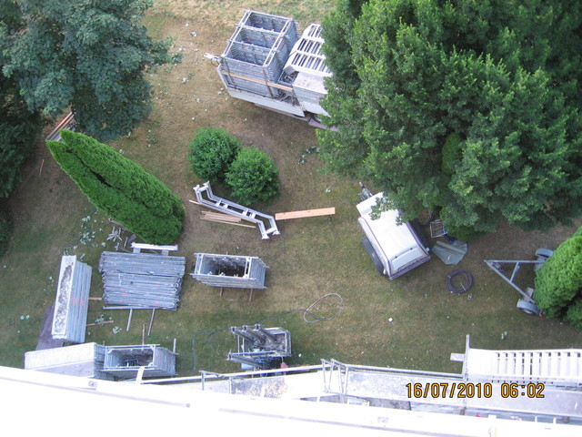 Beginn Gerüstaufbau