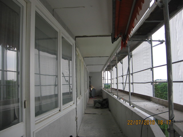 Abbruch der Balkontrennwände