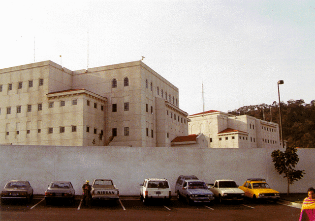 The US Embassy in San Salvador was damaged when gunmen attacked, firing rocket propelled grenades and machine guns.