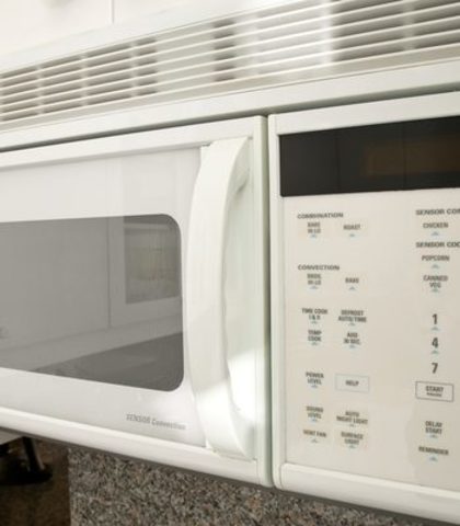 microwave oven