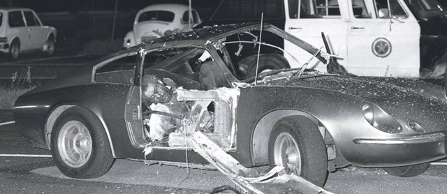 Explodiram duas bombas no Riocentro.