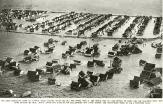 More than 1800 killed in flooding