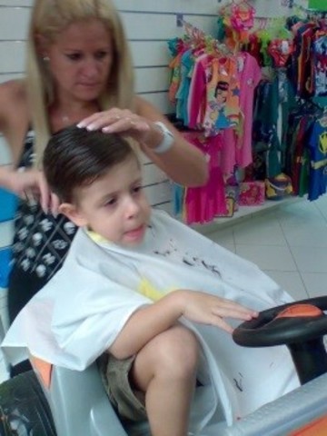 cortando o cabelo
