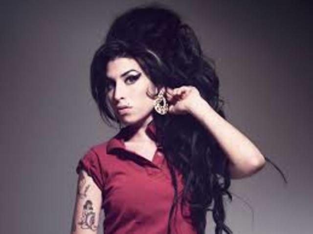 Muere Amy Winehouse
