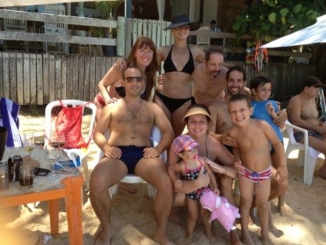 PRAIA AMIGA COM OS CONHECIDOS
